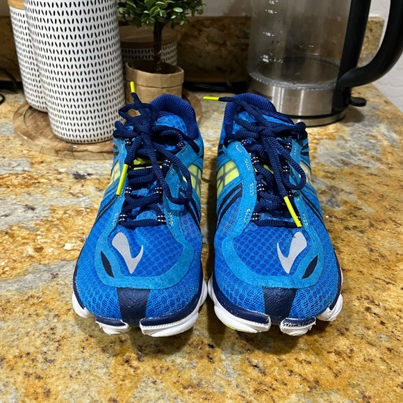Brooks Pure Connect size 8 - Picture 2 of 9